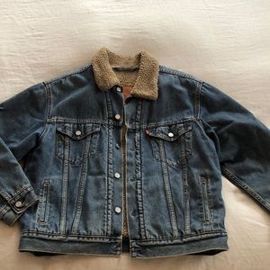 Vintage Levi’s Sherpa lined denim jacket